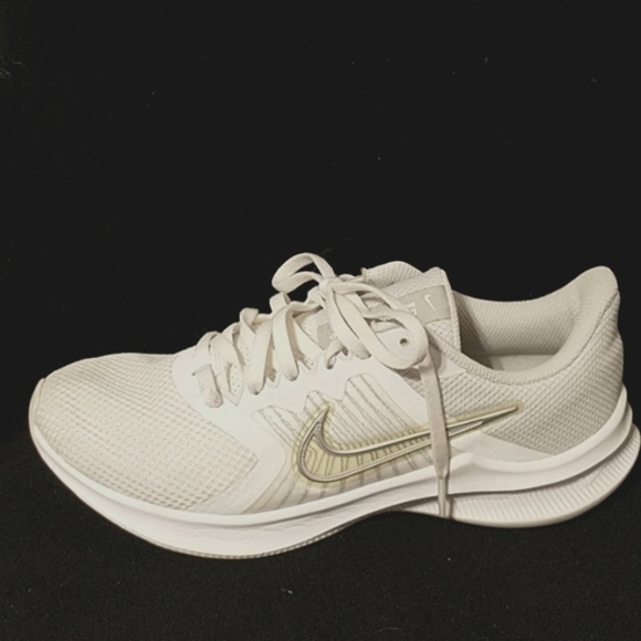 Nike Downshifter women size  7.5 - Picture 1 of 8
